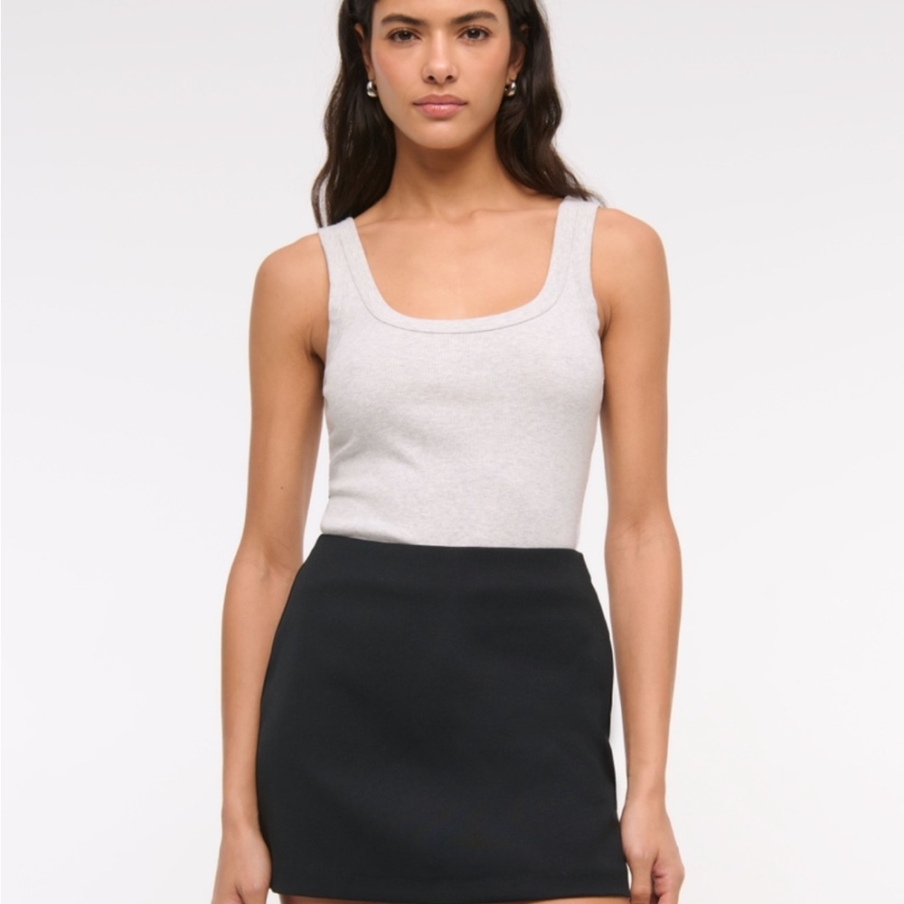NWT Abercrombie & Fitch Black “Scarlett” Mini Skort